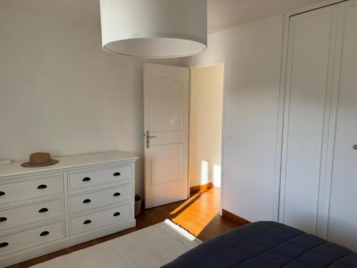 Quiet Cottage With Nice View Between Macon And Cluny Cenves Francja